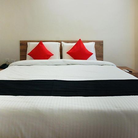Capital O Sri Suprabhat Grand Near Kachiguda Railway Station ไฮเดอราบัด ภายนอก รูปภาพ