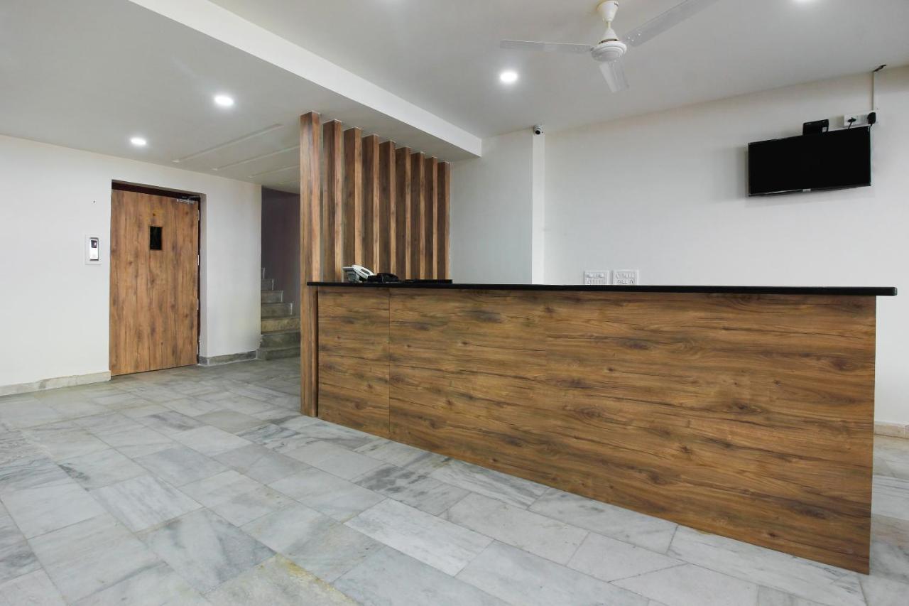 Capital O Sri Suprabhat Grand Near Kachiguda Railway Station ไฮเดอราบัด ภายนอก รูปภาพ